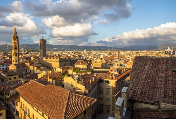 フィレンツェ、トスカーナ、イタリアの街の景色 — ストック写真