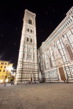Gece, İtalya Floransa Katedrali ve çan kulesi