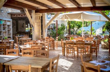 Yunan taverna