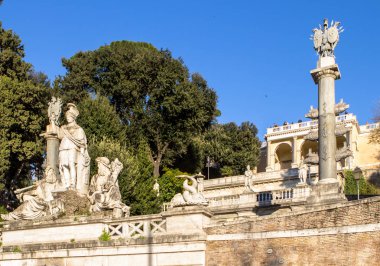 Heykel ve Piazza del Popolo Roma Çeşmesi