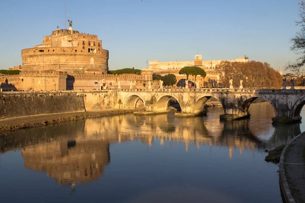 Sant' Angelo Bridge och Sant' Angelo Castel, Rom — Stockfoto