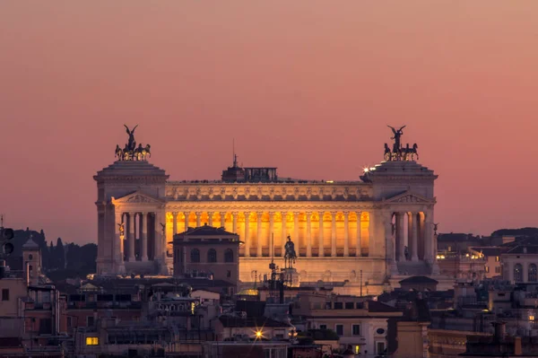 Rundumblick auf Rom bei Sonnenuntergang — Stockfoto