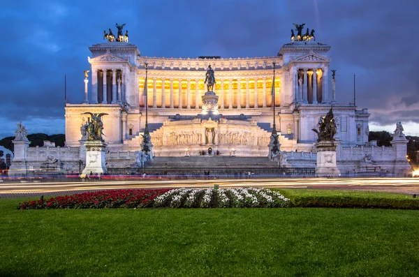 Altar of the Fatherland at night, Rome, Italy — Stock Photo, Image