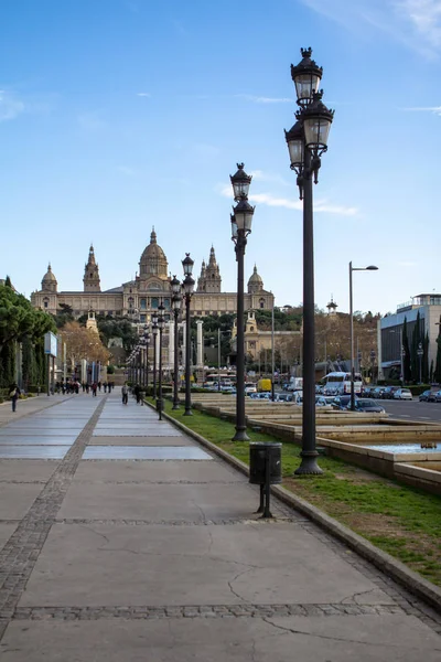 Nationalpalast von barcelona auf dem berg montjuic — Stockfoto