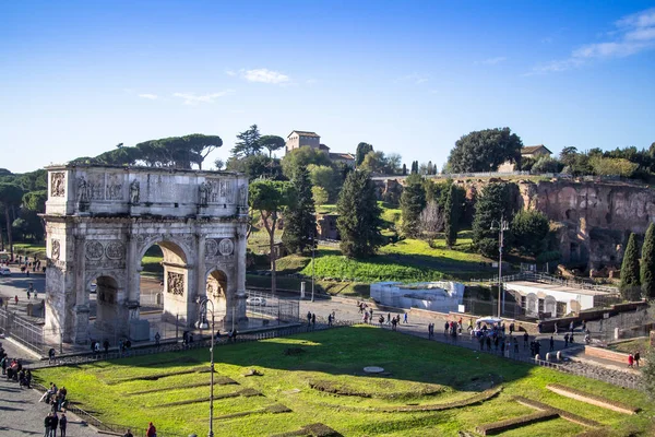 Arch of Constantine near colosseum in Rome — Stock Photo, Image