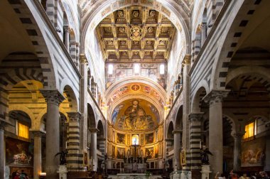 Pisa cathedral iç görünüm, İtalya