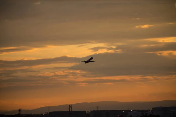 離陸する飛行機 — ストック写真