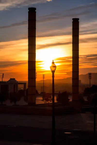 Lanterna de rua e céu por do sol — Fotografia de Stock