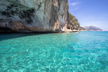 Deniz kıyısı Golfo di Orosei, Sardunya, İtalya