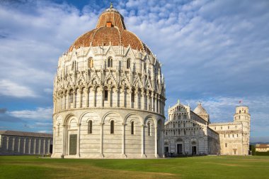 Vaftizhane, katedral ve beltower Pisa, Toskana, İtalya