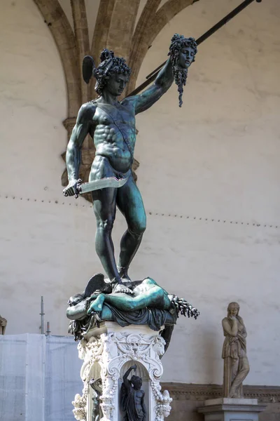 메 두 사, 피렌체, 이탈리아의 머리와 페르세우스의 동상 — 스톡 사진