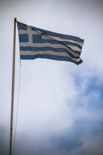 Розмахуючи грецьким прапором — стокове фото