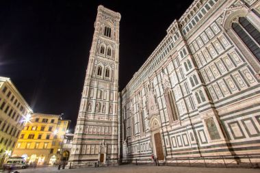 Gece, İtalya Floransa Katedrali ve çan kulesi
