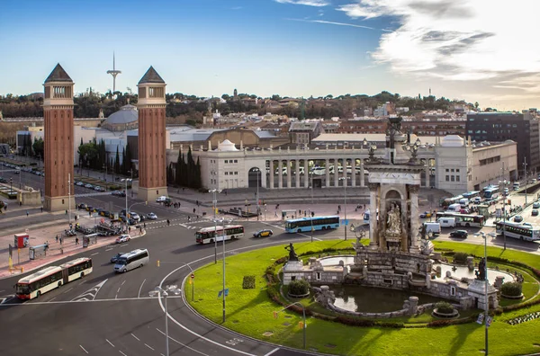 barcelona ve Ulusal Sarayı Espanya Meydanı