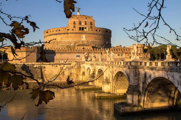 Sant' Angelo Köprüsü ve Sant' Angelo Castel, Roma