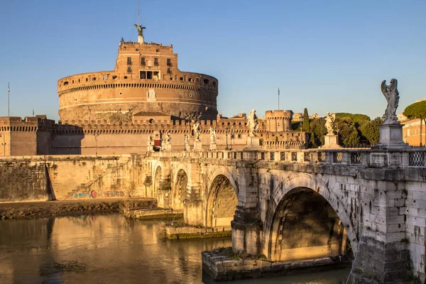 Sant' Angelo Köprüsü ve Sant' Angelo Castel, Roma — Stok fotoğraf