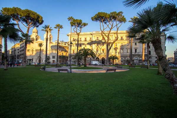 Valdese evangelický kostel na náměstí Piazza Cavour v Římě — Stock fotografie