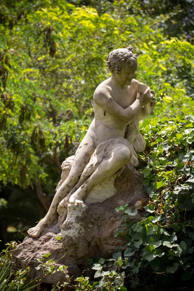 Monumento no parque principal de Atenas, Grécia — Fotografia de Stock