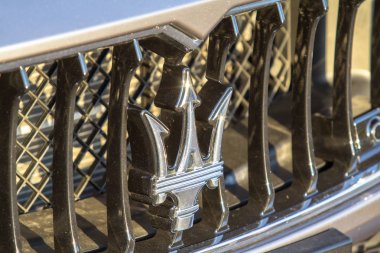 Maserati logo tampon üzerinde kapatın