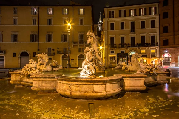 Fontein op plein Piazza Navona in Rome, Italië — Stockfoto