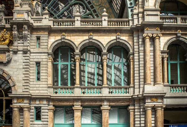 Railway station in Antwerpen Belgium — Stock Photo, Image