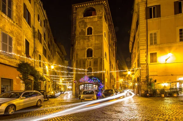 Calles estrechas de la vieja Roma, Italia — Foto de Stock