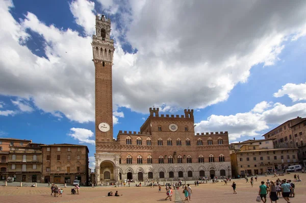 Palazzo Pubblico ile Piazza del Campo, Siena, İtalya