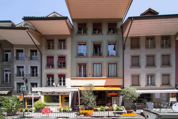 Kijk in de oude binnenstad van Thun, Zwitserland — Stockfoto