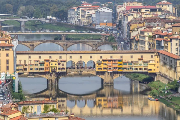 Floransa 'daki Ponte vecchio, İtalya — Stok fotoğraf