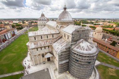 Pisa Katedrali. Piazza dei Miracoli (Piazza del Duomo)