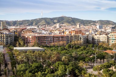 Tibidabo Dağı ve televizyon kulesi Collserola Barselona