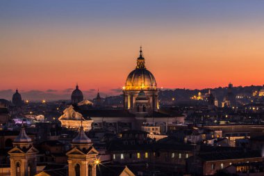 Gün batımında Roma Panorama görünüm 