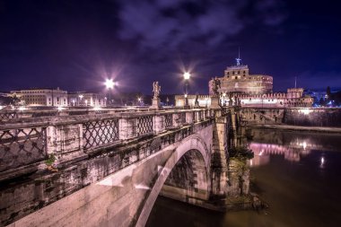 melek Kalesi Aziz ve Roma'da tiber Nehri Köprüsü