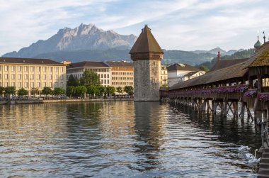Ünlü Şapel Köprüsü, Lucerne, İsviçre