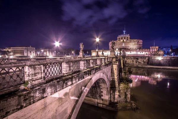melek Kalesi Aziz ve Roma'da tiber Nehri Köprüsü