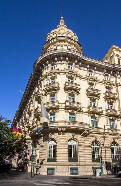 Típica hermosa casa moderna, Roma — Foto de Stock