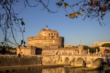 Sant' Angelo Köprüsü ve Sant' Angelo Castel, Roma