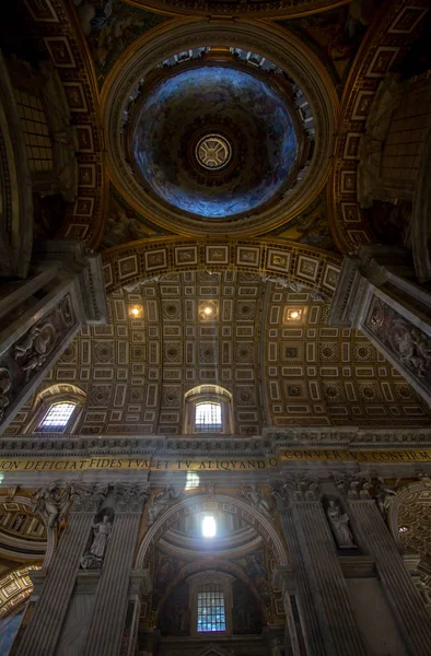 Interior of St. Peters Basilica, Rome — Stock Photo, Image