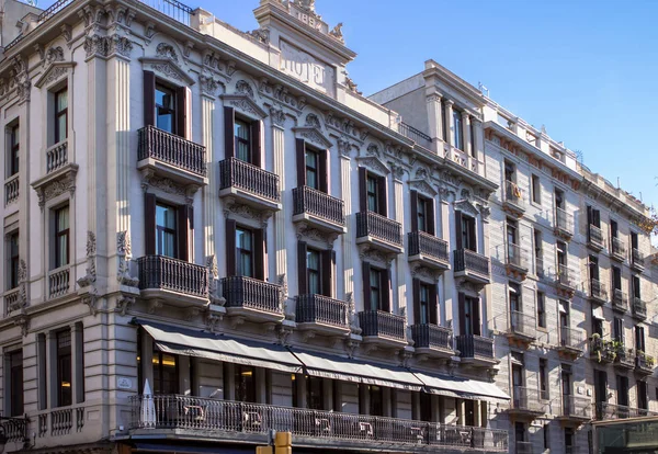 Edificios históricos en Barcelona — Foto de Stock