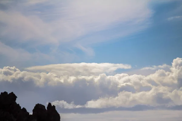 바위 위에 구름 — 스톡 사진