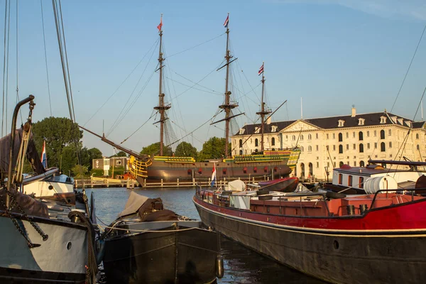 Amsterdam limanda gemi 