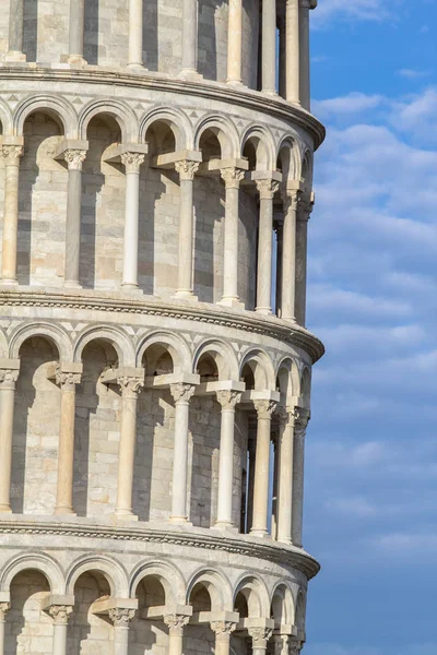 Eğik Pisa Kulesi, İtalya