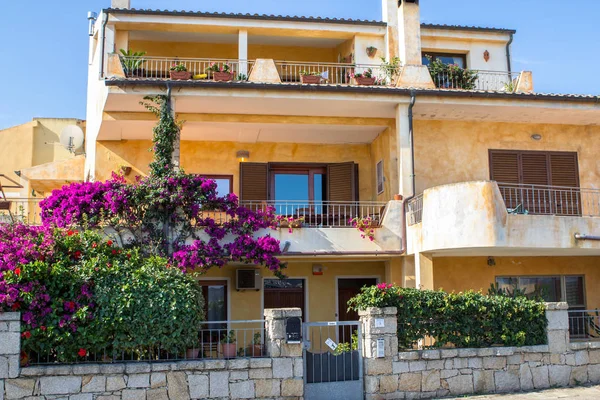 Casa tipica sull'isola di Sardegna, Italia — Foto Stock