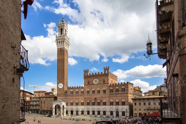 Piazza del Campo with Palazzo Pubblico,シエナ,イタリア — ストック写真