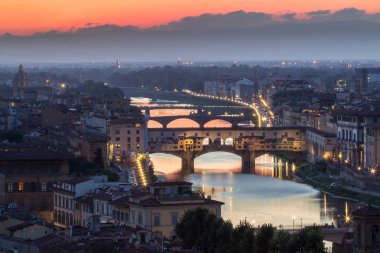 Büyük görünüm, Ponte Vecchio, günbatımı, Firenze, Italy