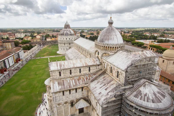 Pisa Katedrali. Piazza dei Miracoli (Piazza del Duomo)