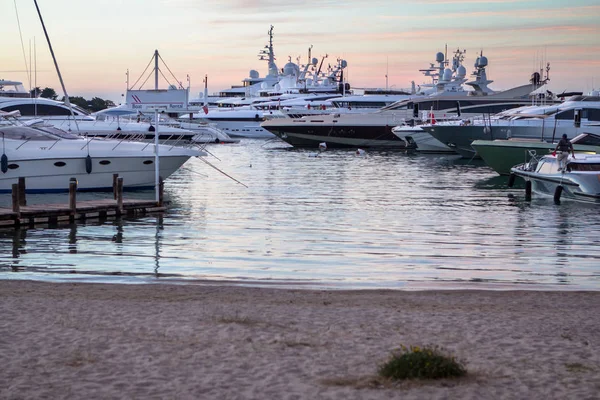 Yacht di lusso in Porto Cervo, Sardegna — Foto Stock