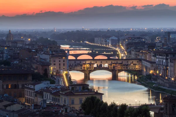 Büyük görünüm, Ponte Vecchio, günbatımı, Firenze, Italy