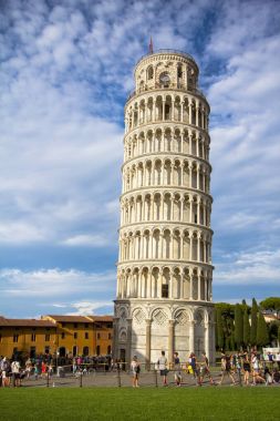 Eğik Pisa Kulesi, İtalya