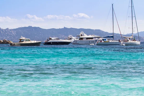 Yelkenli gemi ve deniz Lüks Yatlar